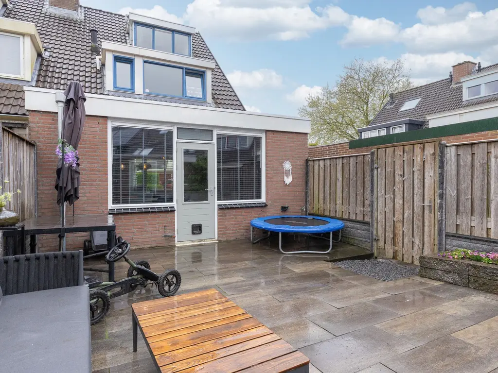 Langetuin 179, Zwaag