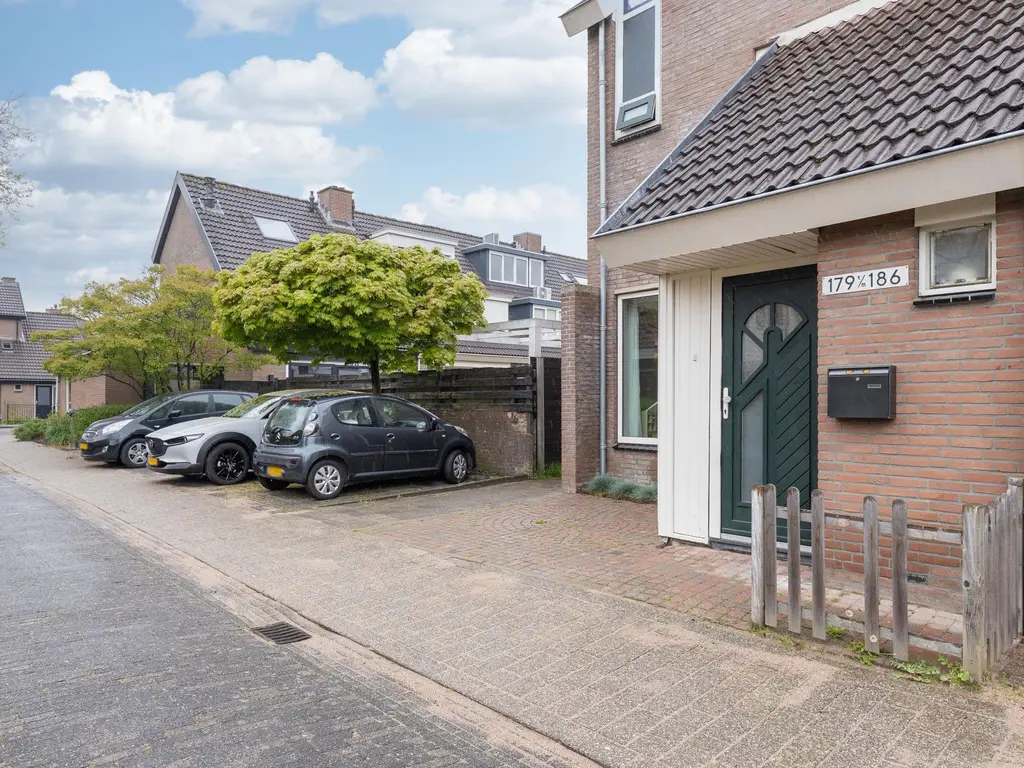 Langetuin 179, Zwaag
