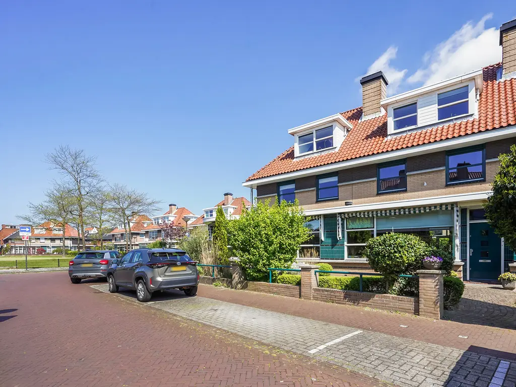 Luchtenburglaan 52, Den Haag