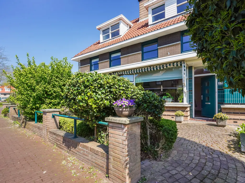 Luchtenburglaan 52, Den Haag