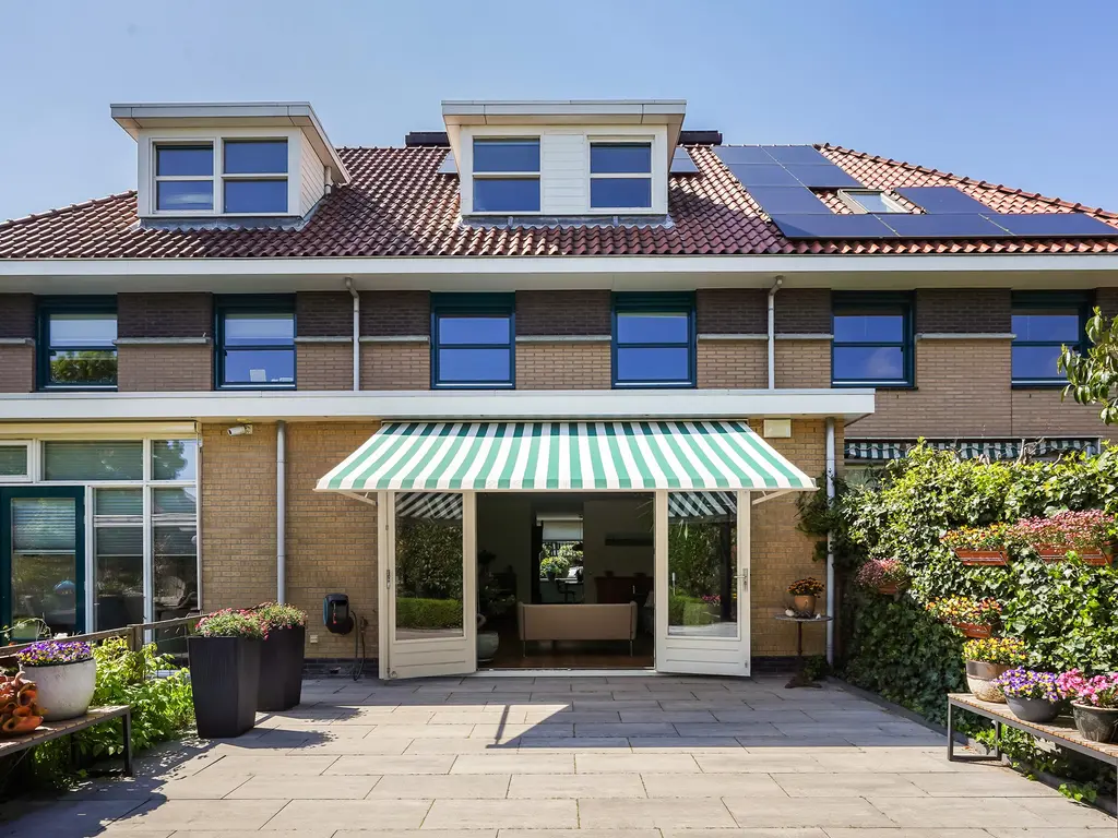 Luchtenburglaan 52, Den Haag