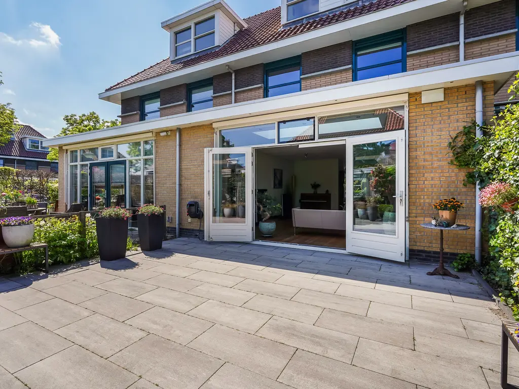 Luchtenburglaan 52, Den Haag