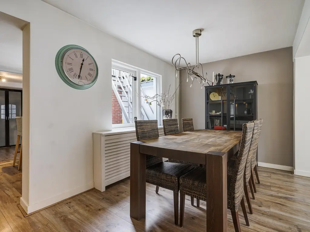 Naaldwijkseweg 156, 'S-GRAVENZANDE