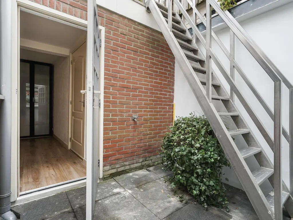 Naaldwijkseweg 156, 'S-GRAVENZANDE