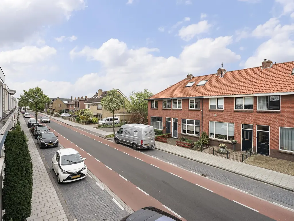 Naaldwijkseweg 156, 'S-GRAVENZANDE