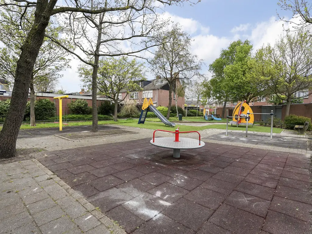 Naaldwijkseweg 156, 'S-GRAVENZANDE