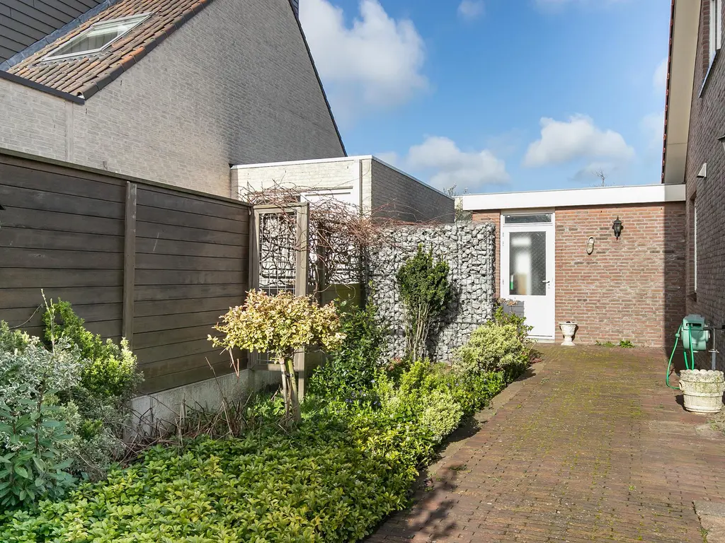 Dokter Kniplaan 2, HOEK VAN HOLLAND