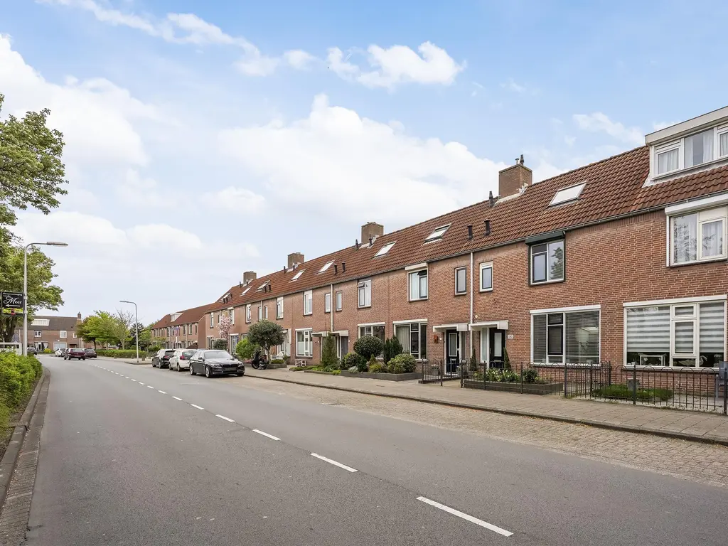 Zandeveltweg 130, 'S-GRAVENZANDE