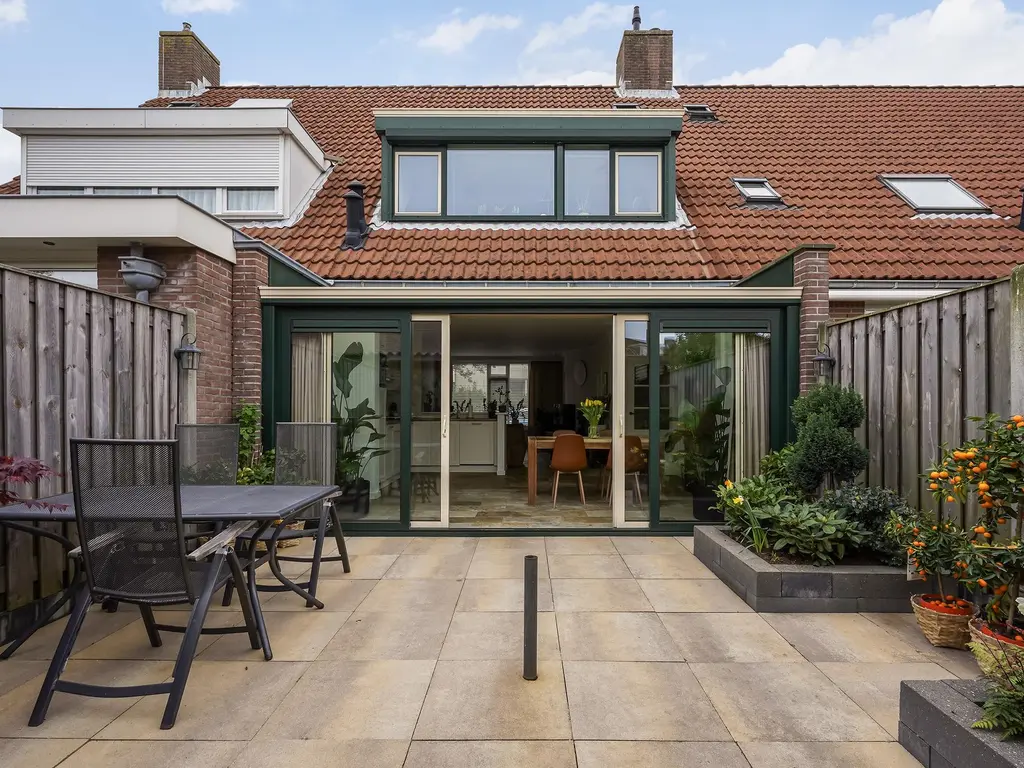 Zandeveltweg 130, 'S-GRAVENZANDE