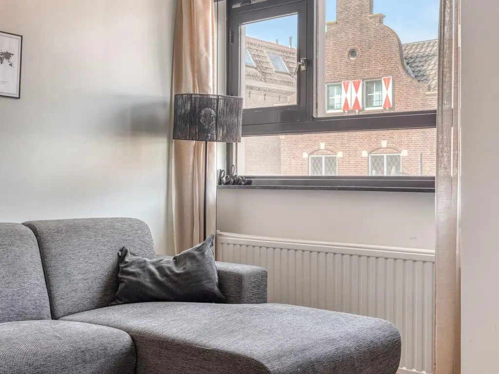 Grotestraat 232, WAALWIJK