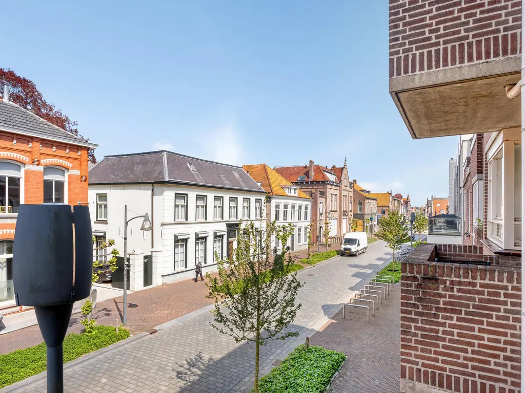 Grotestraat 232, WAALWIJK