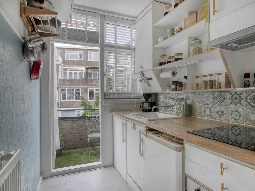 Dorpsweg 6B, ROTTERDAM
