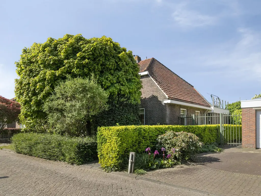 Talmaweg 30, BARENDRECHT