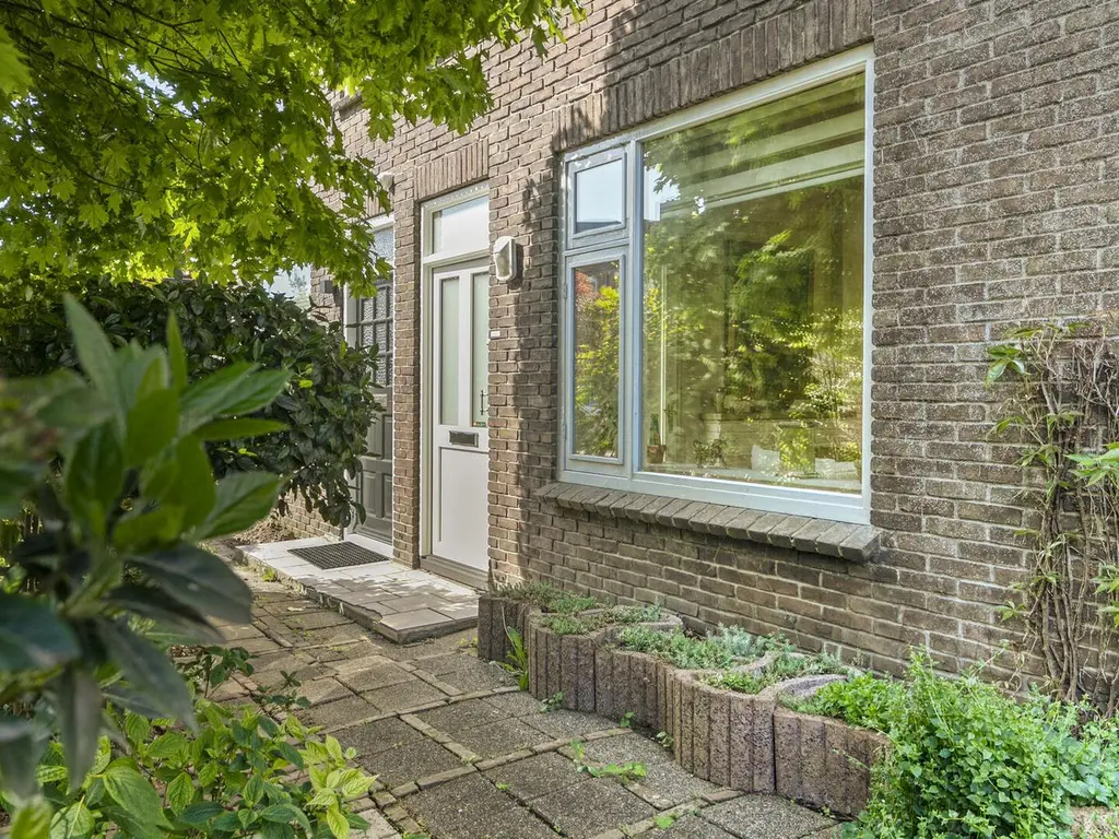 Talmaweg 30, BARENDRECHT