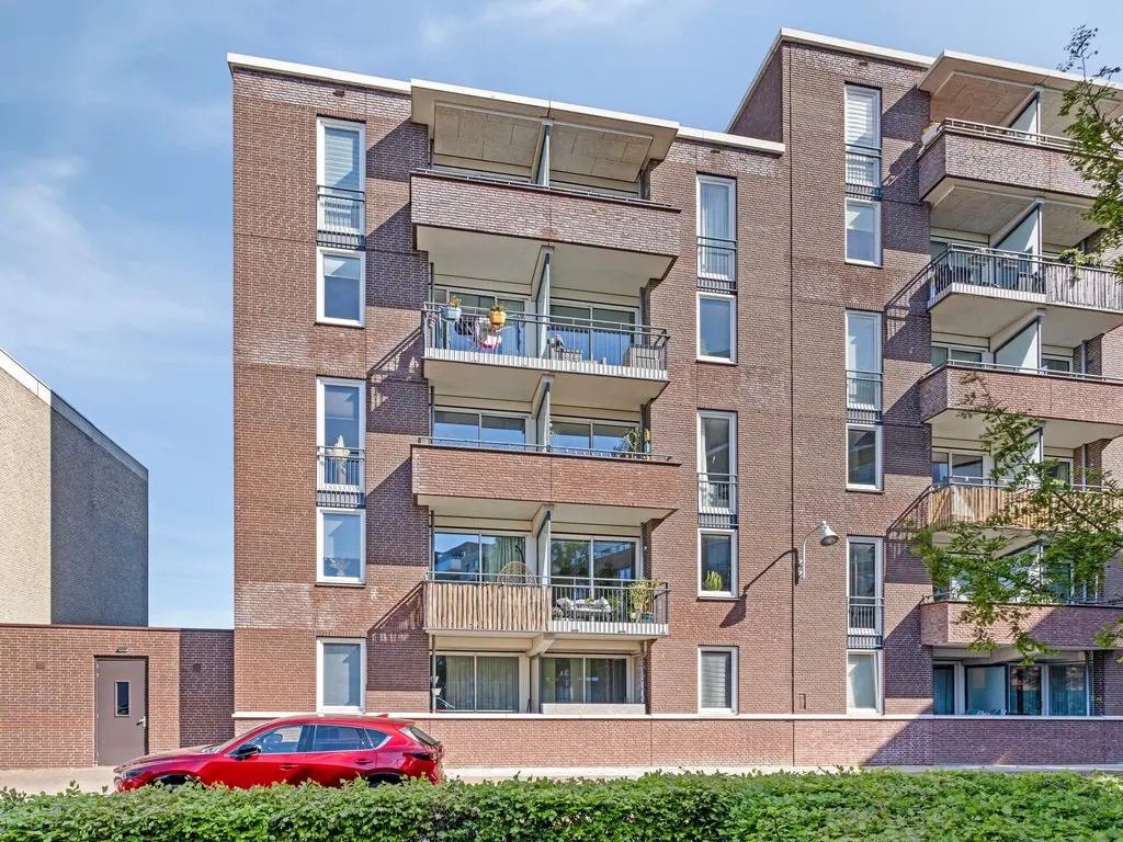 Zilverstein 107, Oegstgeest