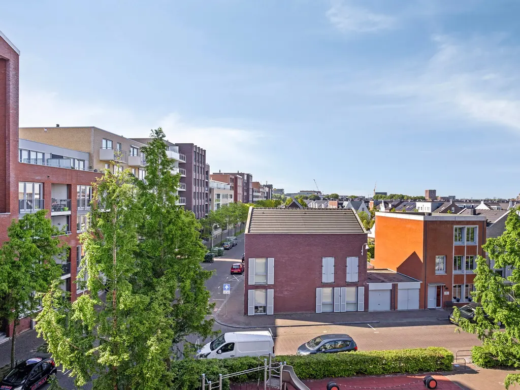 Zilverstein 107, Oegstgeest