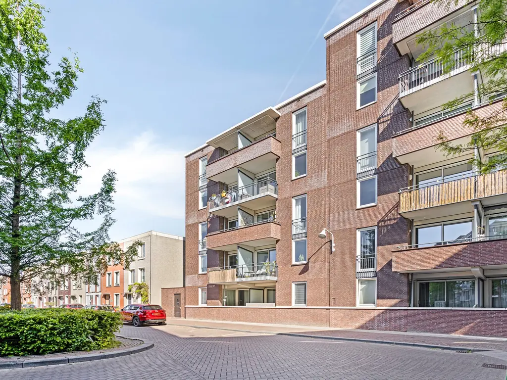 Zilverstein 107, Oegstgeest