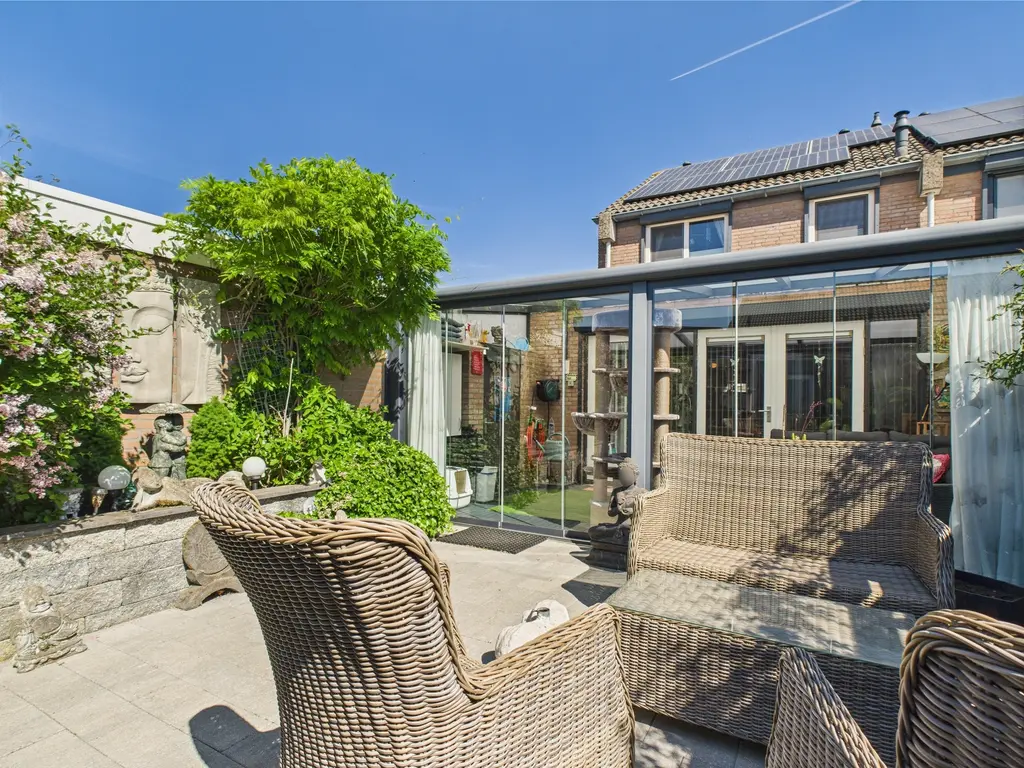 Drakenberg 17, Roosendaal