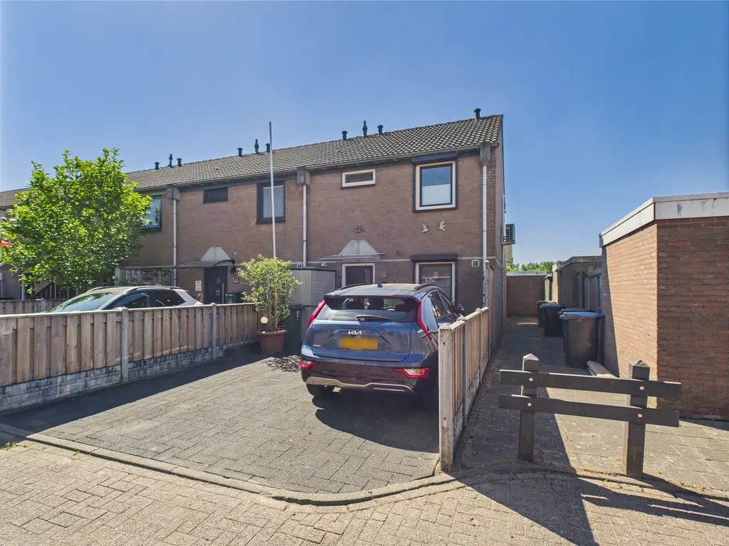 Drakenberg 17, Roosendaal