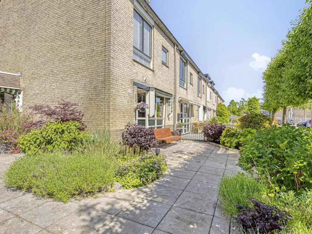 Puccinistraat 15, BARENDRECHT
