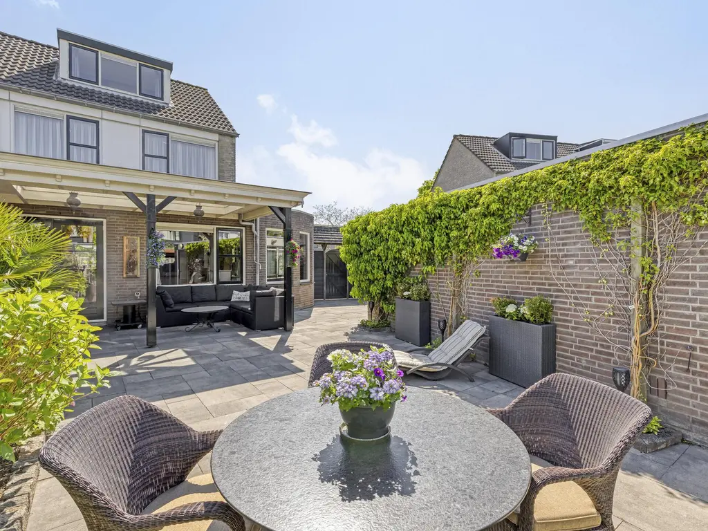 Puccinistraat 15, BARENDRECHT