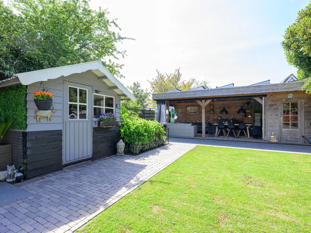 Bosstraat 65, WINKEL