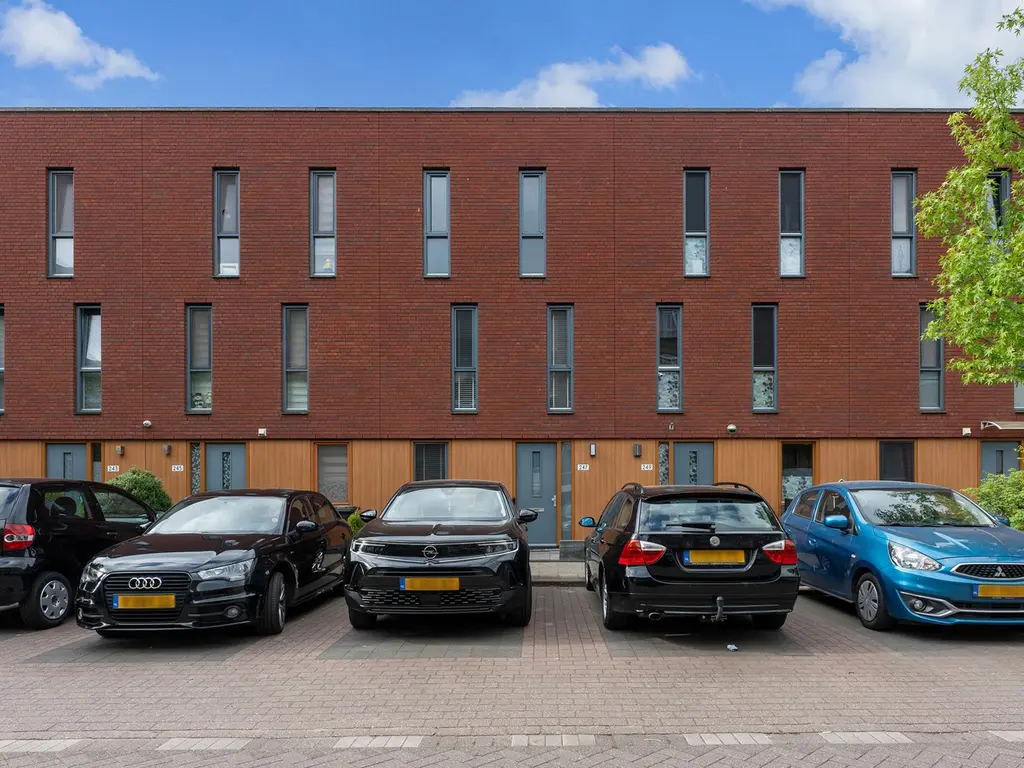 van Baerlestraat 247, VLAARDINGEN