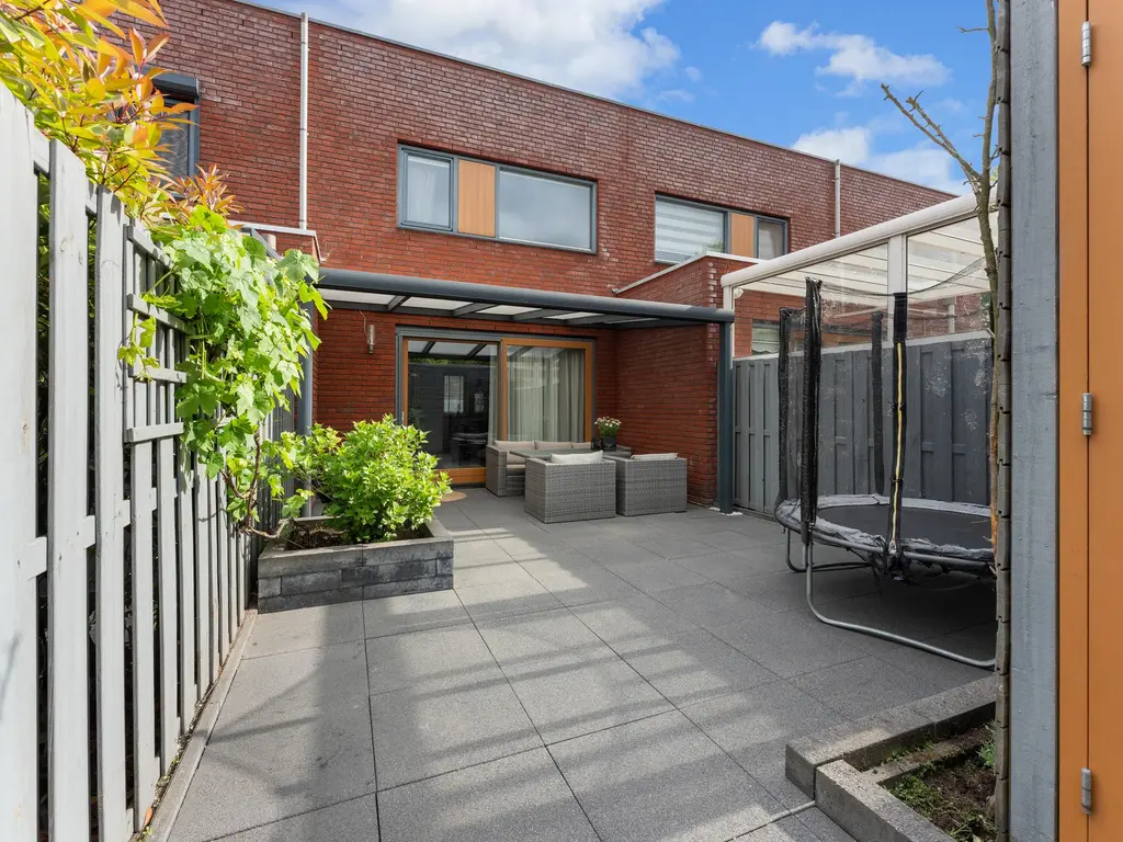 van Baerlestraat 247, VLAARDINGEN