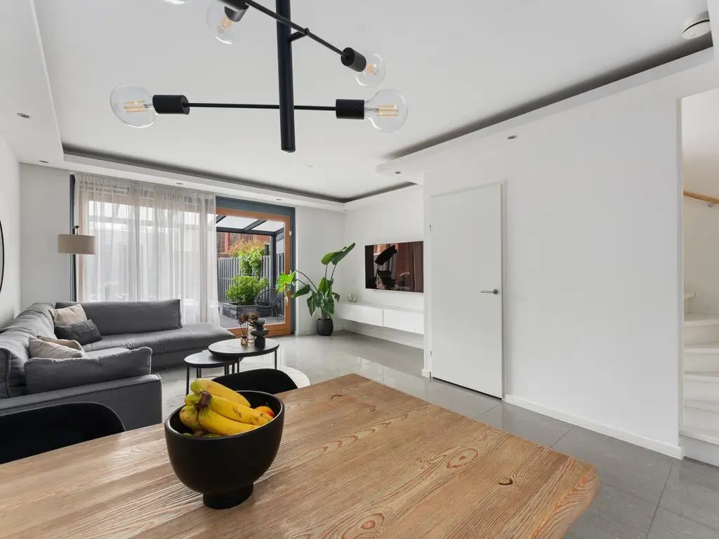 van Baerlestraat 247, VLAARDINGEN