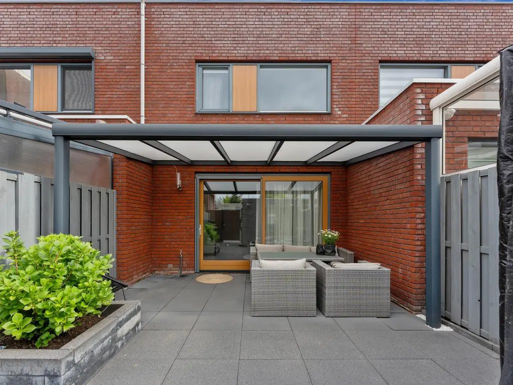 van Baerlestraat 247, VLAARDINGEN