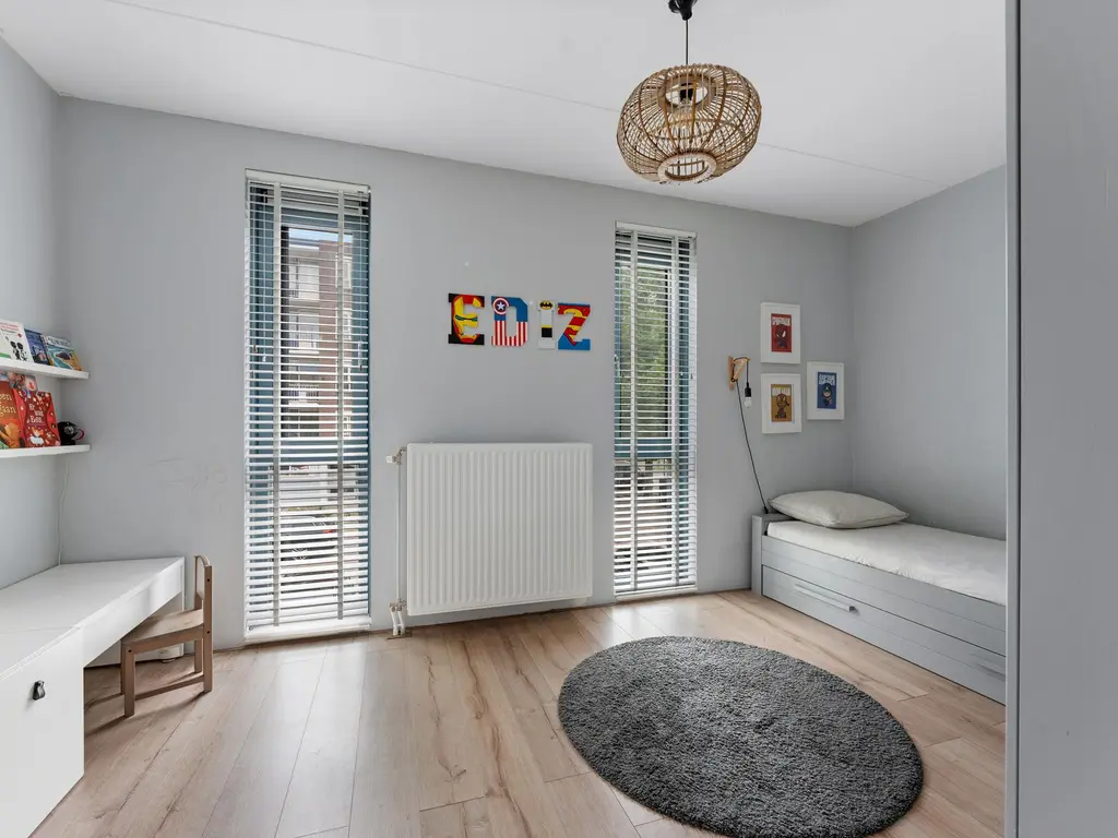 van Baerlestraat 247, VLAARDINGEN