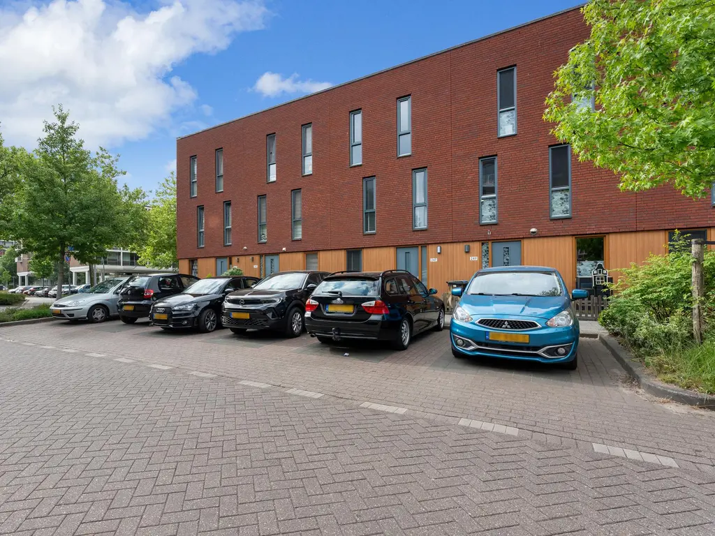 van Baerlestraat 247, VLAARDINGEN