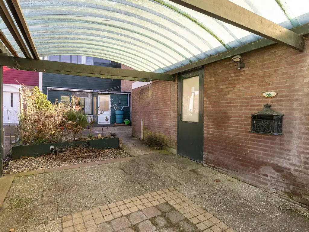 Karos 66, HOORN