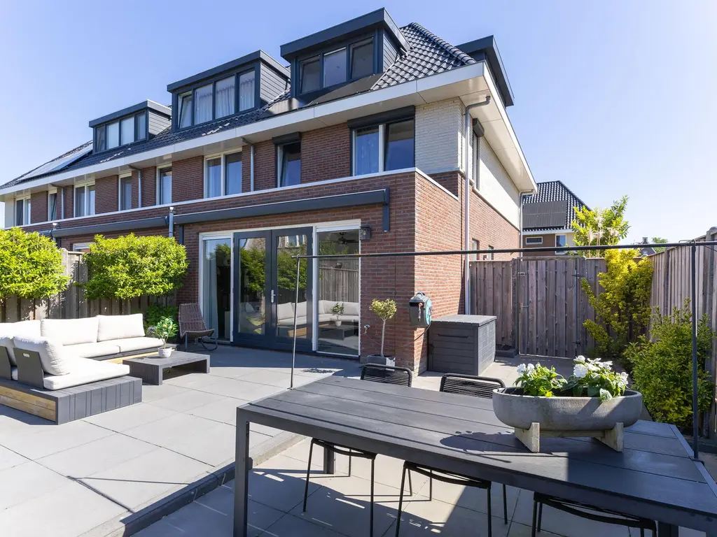 Lage Hoek 125, Zwaag