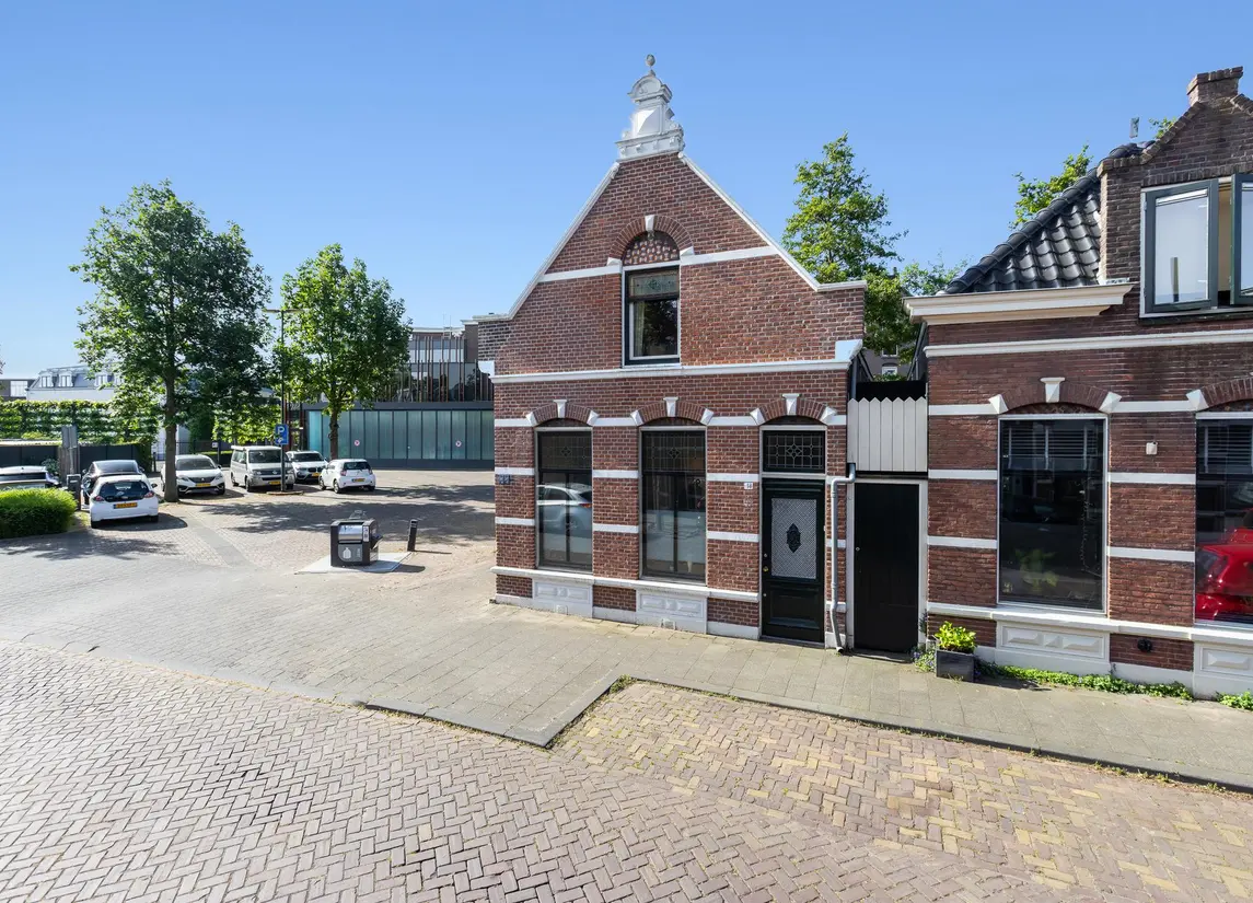 Emmastraat 18