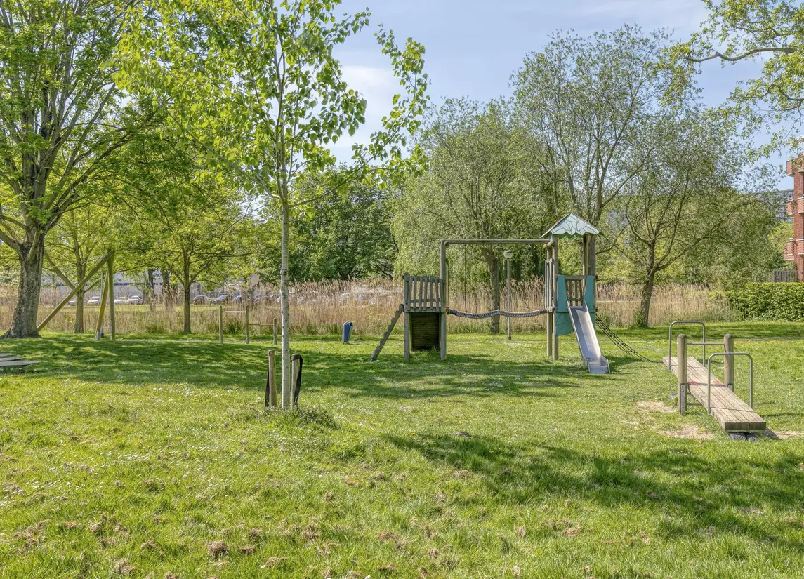 Boomberg 105