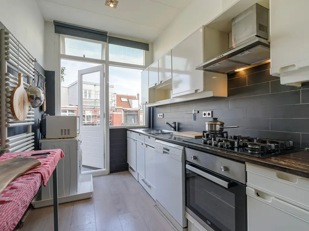 Westduinweg 85, Den Haag