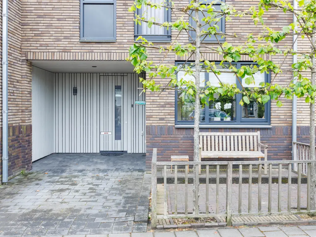 Hoge Rijndijk 46, Zoeterwoude