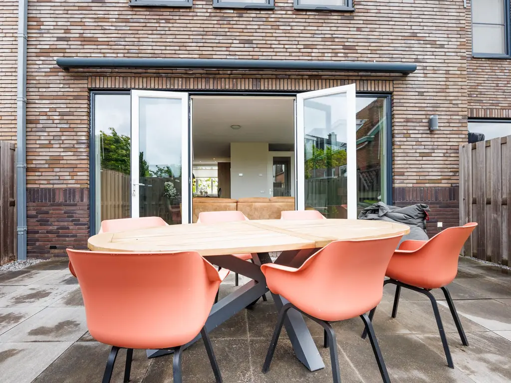 Hoge Rijndijk 46, Zoeterwoude