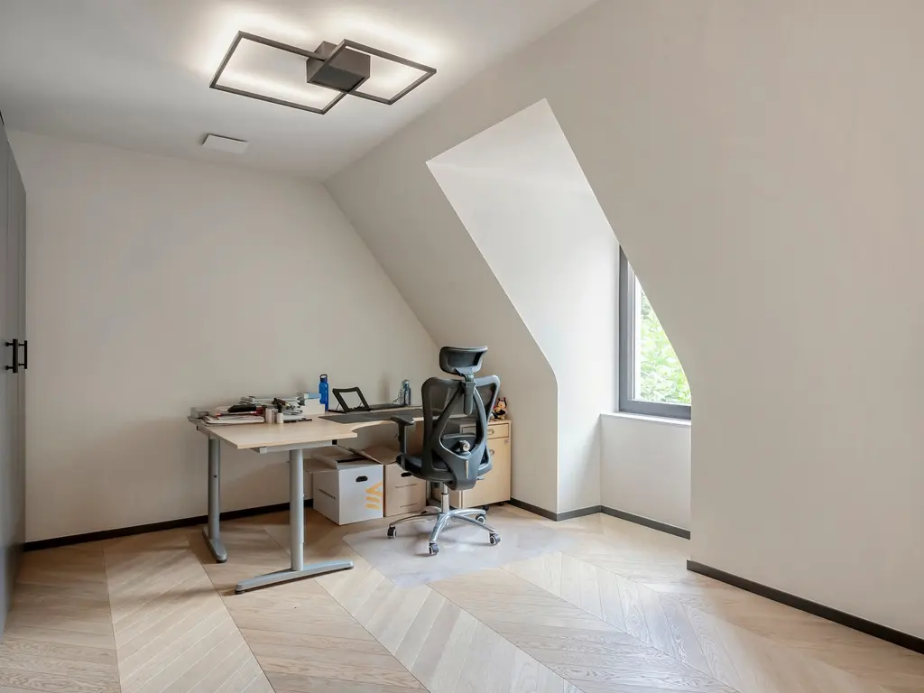 Leeuweriklaan 4  , Ravels