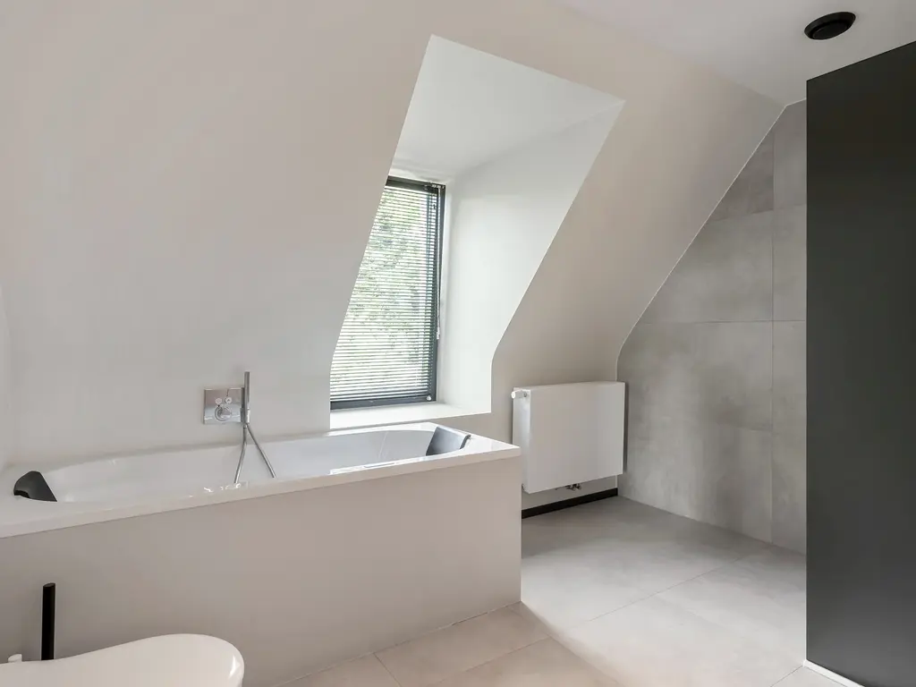 Leeuweriklaan 4  , Ravels