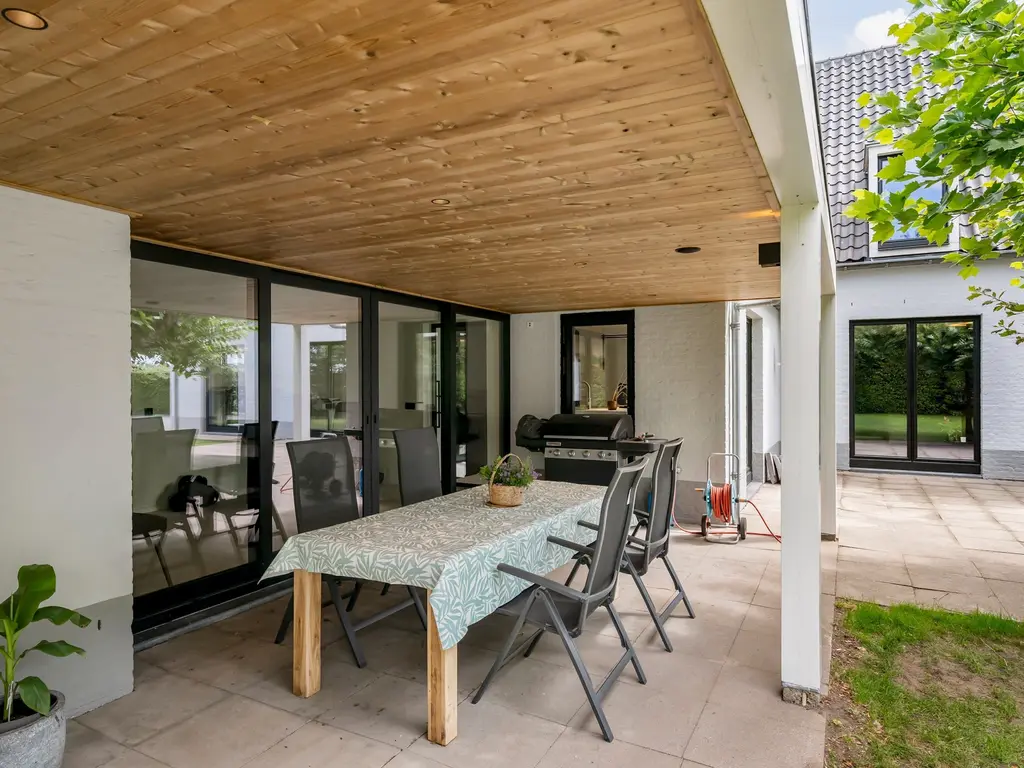 Leeuweriklaan 4  , Ravels