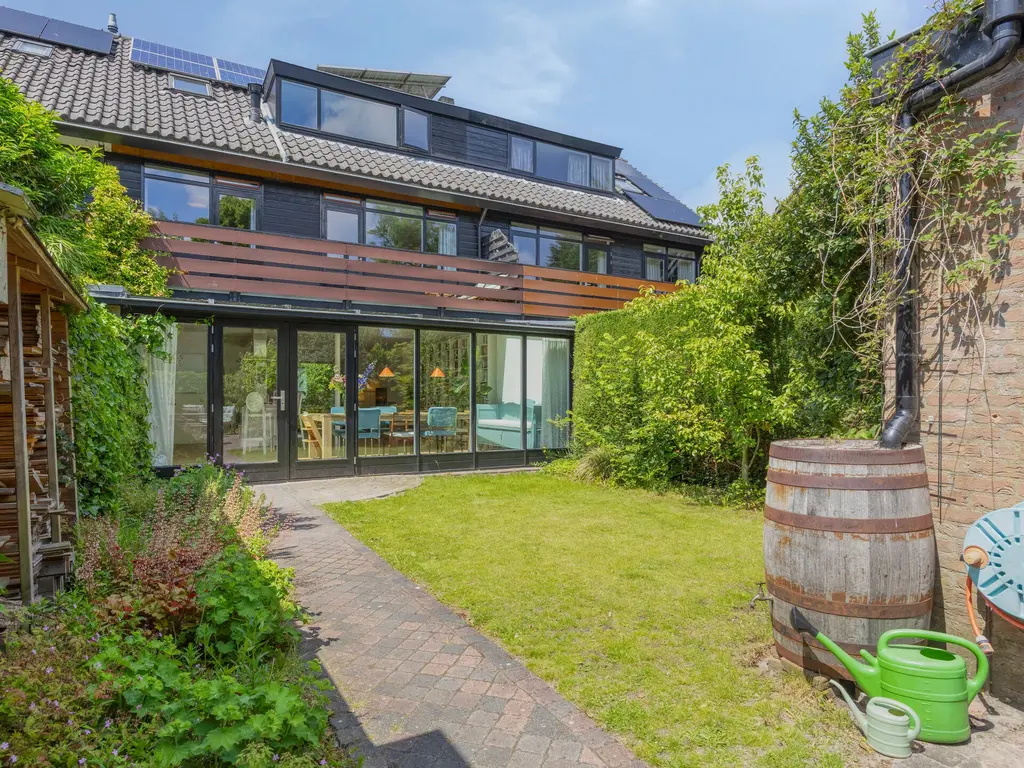 Van Houdringelaan 10, Oegstgeest