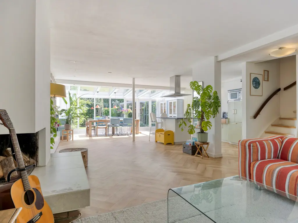 Van Houdringelaan 10, Oegstgeest