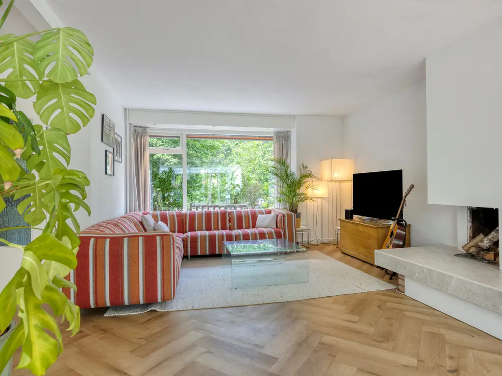 Van Houdringelaan 10, Oegstgeest