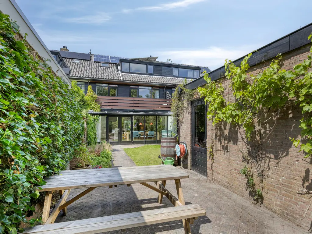 Van Houdringelaan 10, Oegstgeest