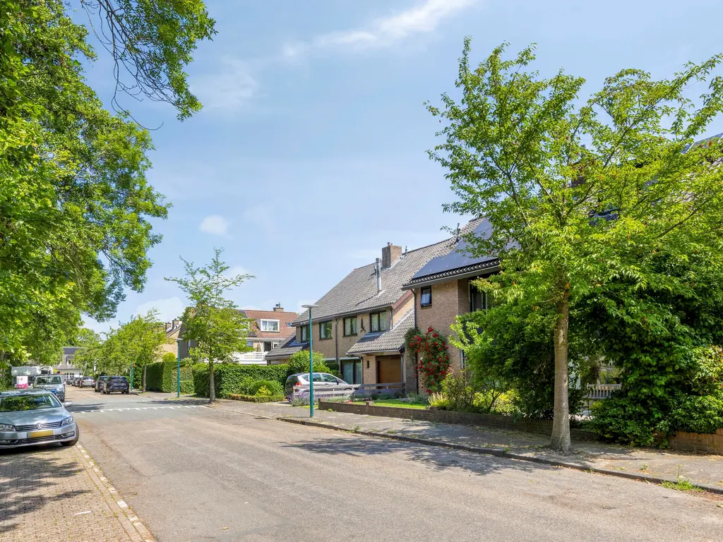 Van Houdringelaan 10, Oegstgeest