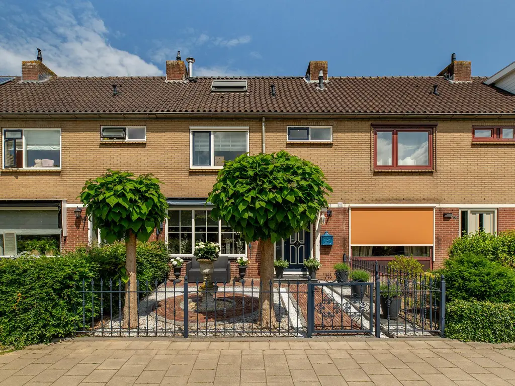 Schaatsbaan 136, BARENDRECHT