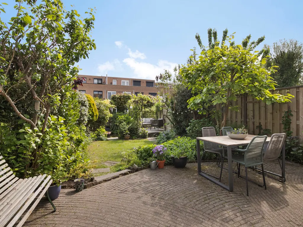 Ann Burtonstraat 13, Leiden