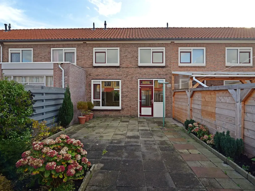 Beatrixstraat 30, POELDIJK